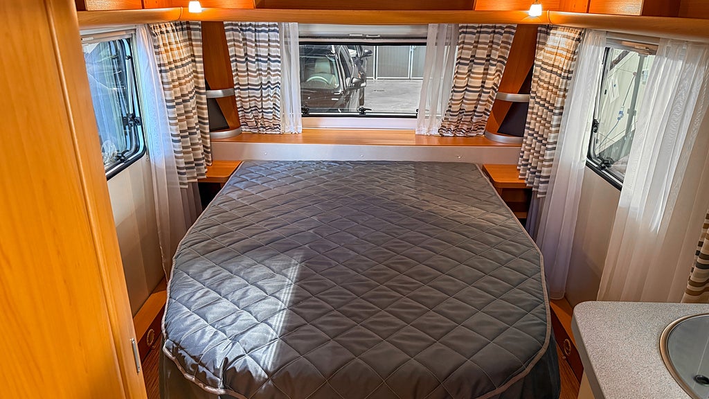 Fendt Saphir 540 TF Markis med väggar Besiktigad välvårdad Queenbed