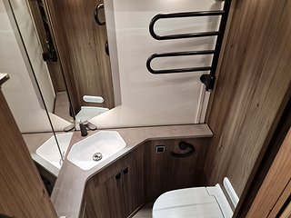 Husbil-integrerad Kabe IMPERIAL Ri 810 LGB 32 av 36
