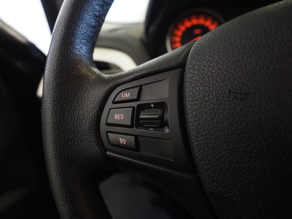 BMW 118I 5-dörrars Advantage 136hk | Bluetooth | Rattvärme | 2016