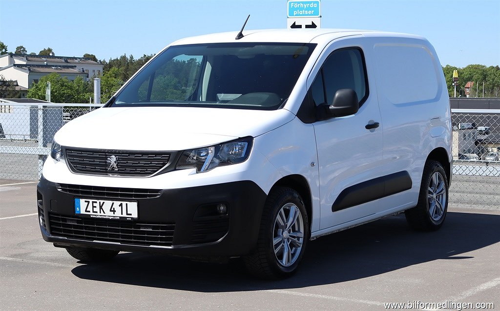 Peugeot Partner 1.5 HDI Skåp 75hk Värmare Krok Inrett skåp