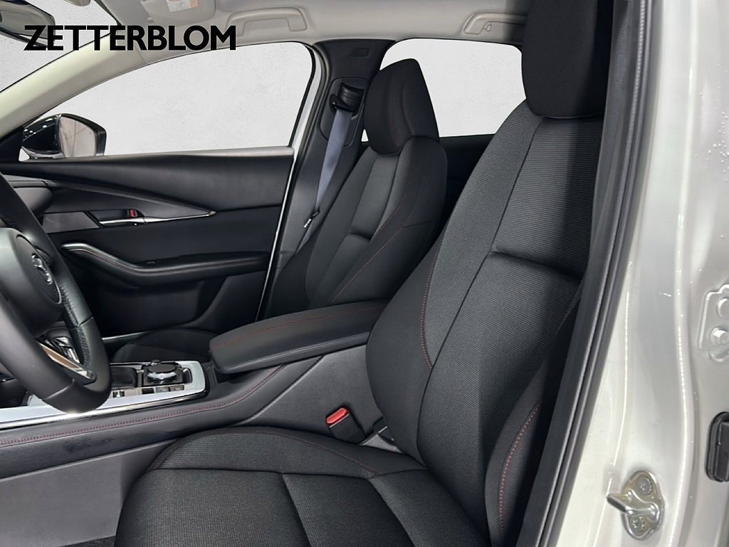 SUV Mazda CX-30 7 av 20