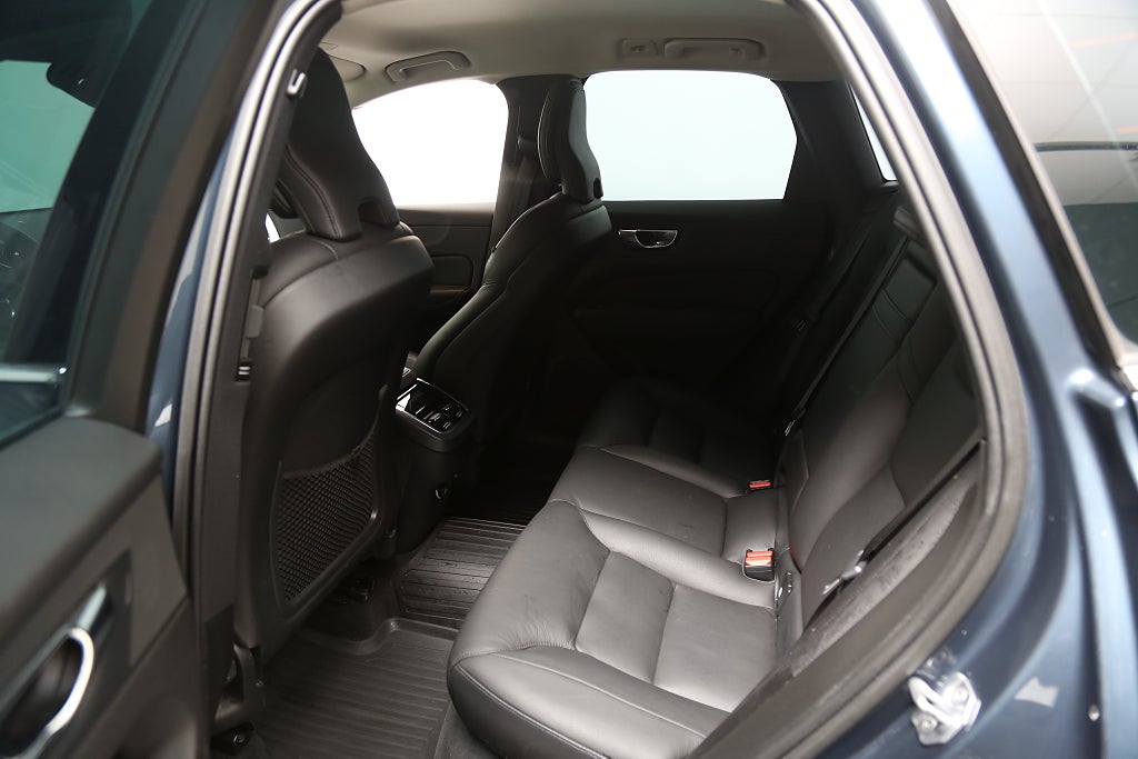 Volvo XC60 B4 197hk Momentum Advanced Edt AWD Aut Kamera Drag 2020