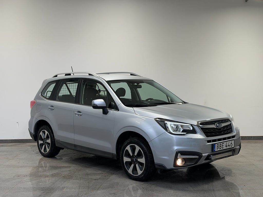 Subaru Forester 2.0 4WD Automat Dragkrok Backkamera Eu6