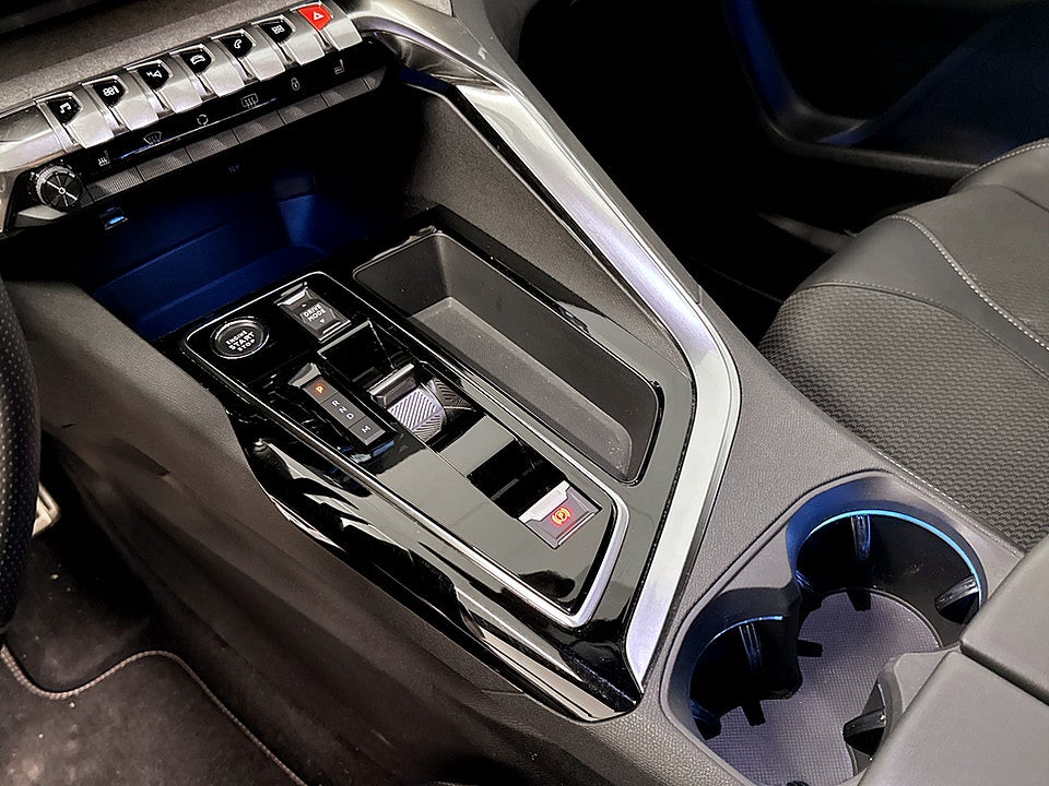 Bild på Peugeot 5008 GT 1.2 PT 130hk Aut 7-SITS B-KAMERA CARPLAY