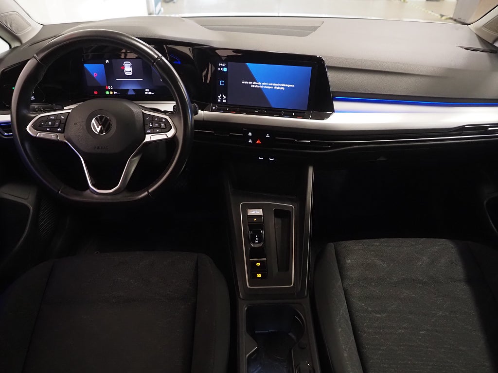 Volkswagen Golf 2.0 TDI 116hk Backkamera P-Värmare Drag 2022