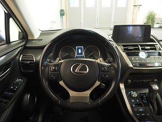 SUV Lexus NX 18 av 24