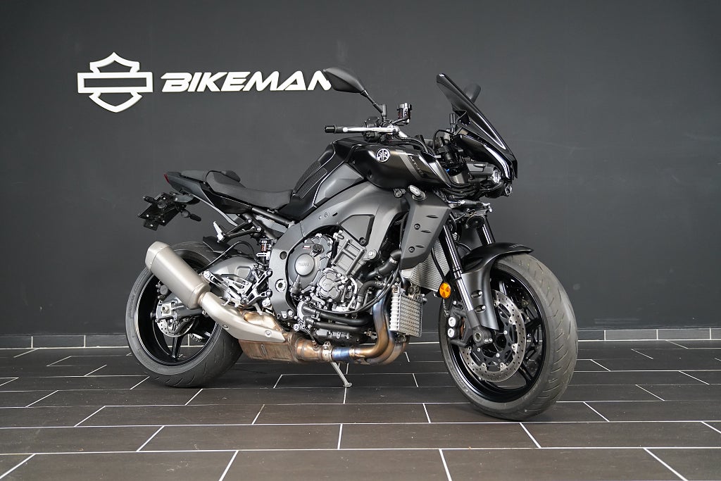 Yamaha MT-10 Helsvart - Puig Vindruta Tailtidy 