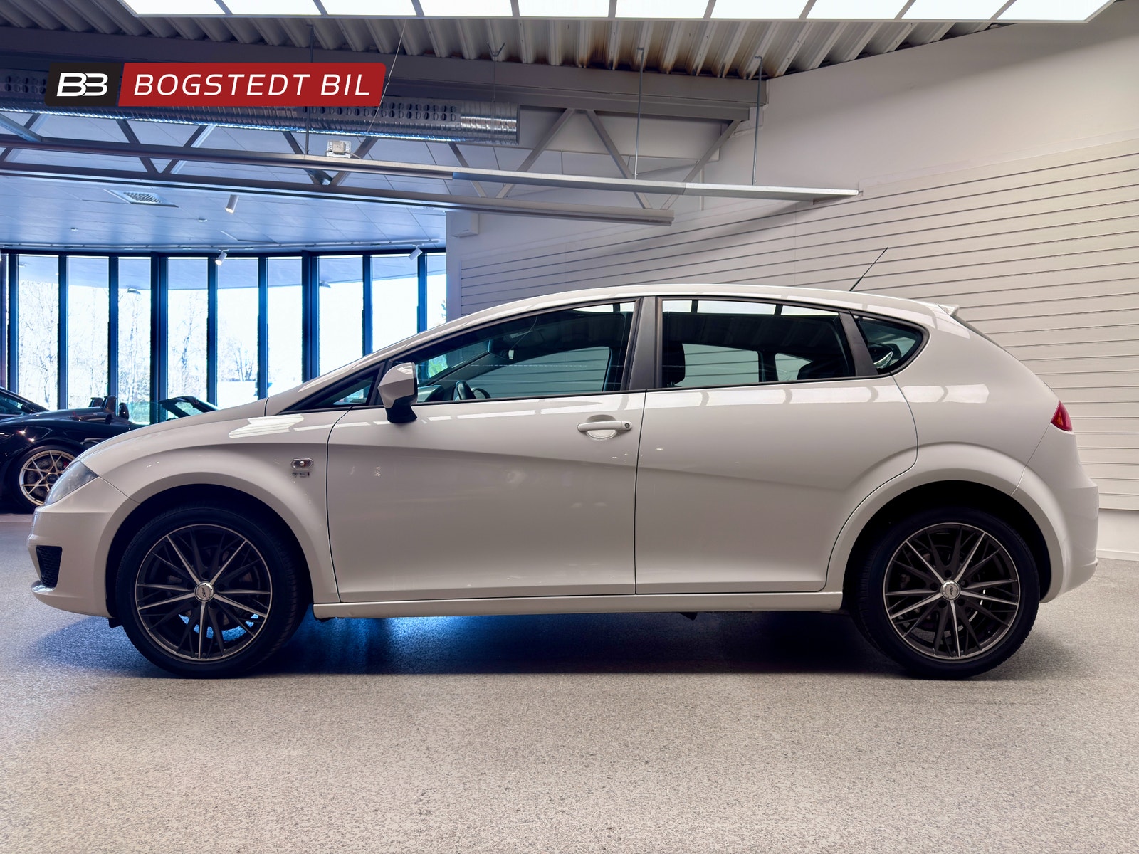 Seat Leon 1.2 TSI Style 105 hk | Fullservad 2011 - miniatyr 4