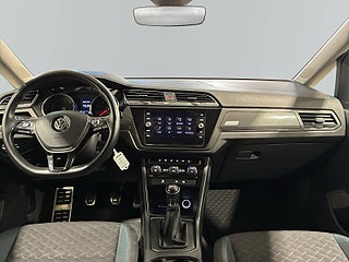 Volkswagen Touran 7-sits 1.0 TSI OPF Drag Kamera Psens S&V-däck ISOFIX