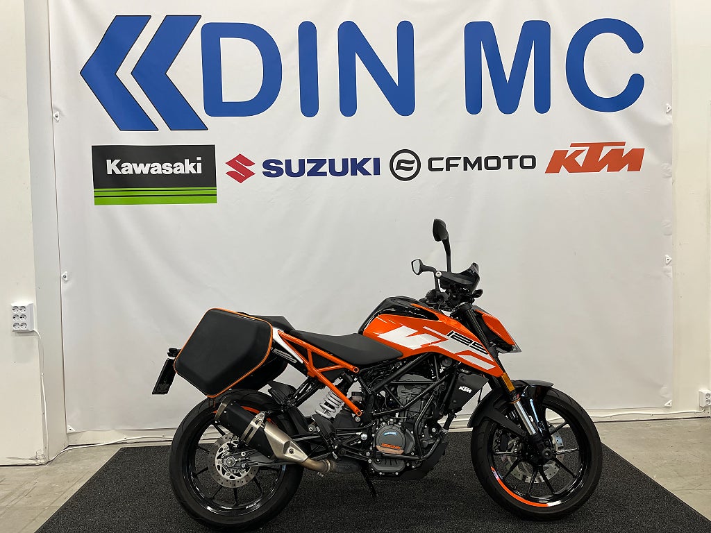 KTM 125 Duke  "Nyservad, välutrustad"
