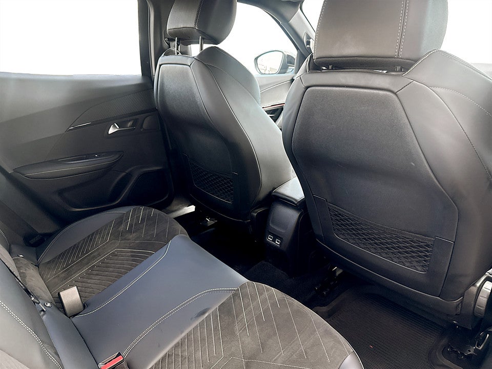 Bild på Peugeot 2008 GT Hybrid 145hk Aut B-KAMERA CARPLAY