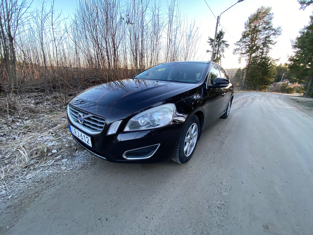 Volvo V60 D2 Momentum Euro5 *Drag/D-Värmare/K-rem bytt* 115hk