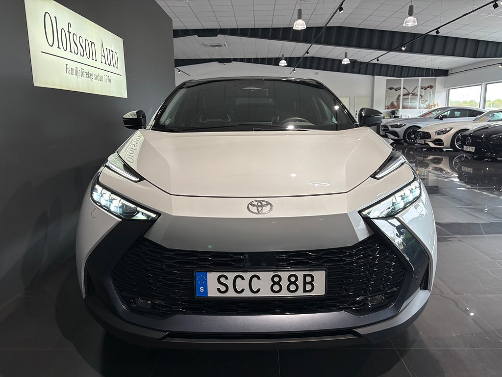 Toyota C-HR PHEV e-CVT 2,0 223hk Executive Värmare Drag - bild 11