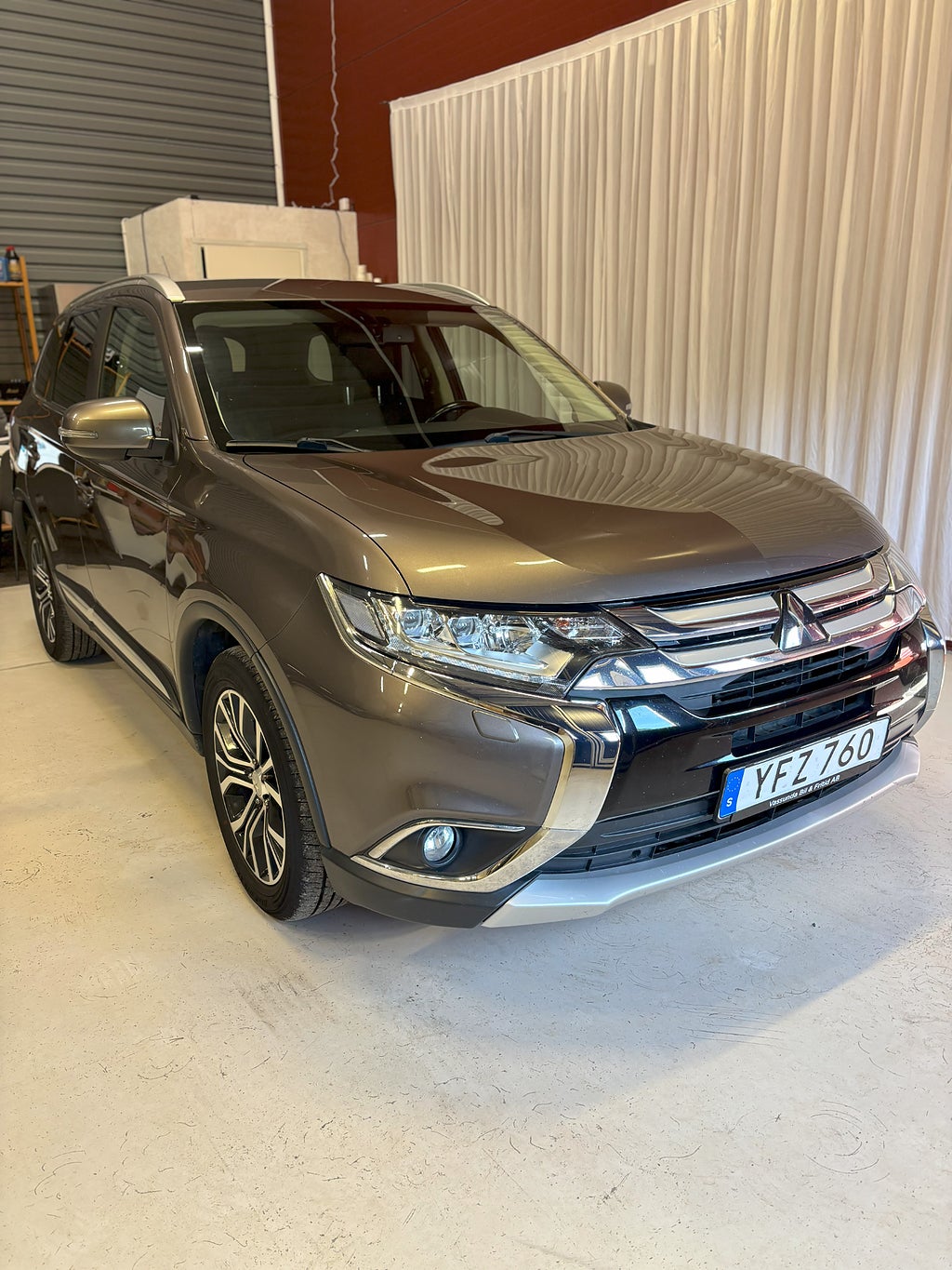 Mitsubishi Outlander 2.0 4WD CVT Business Euro 6 *HÖSTPRIS*