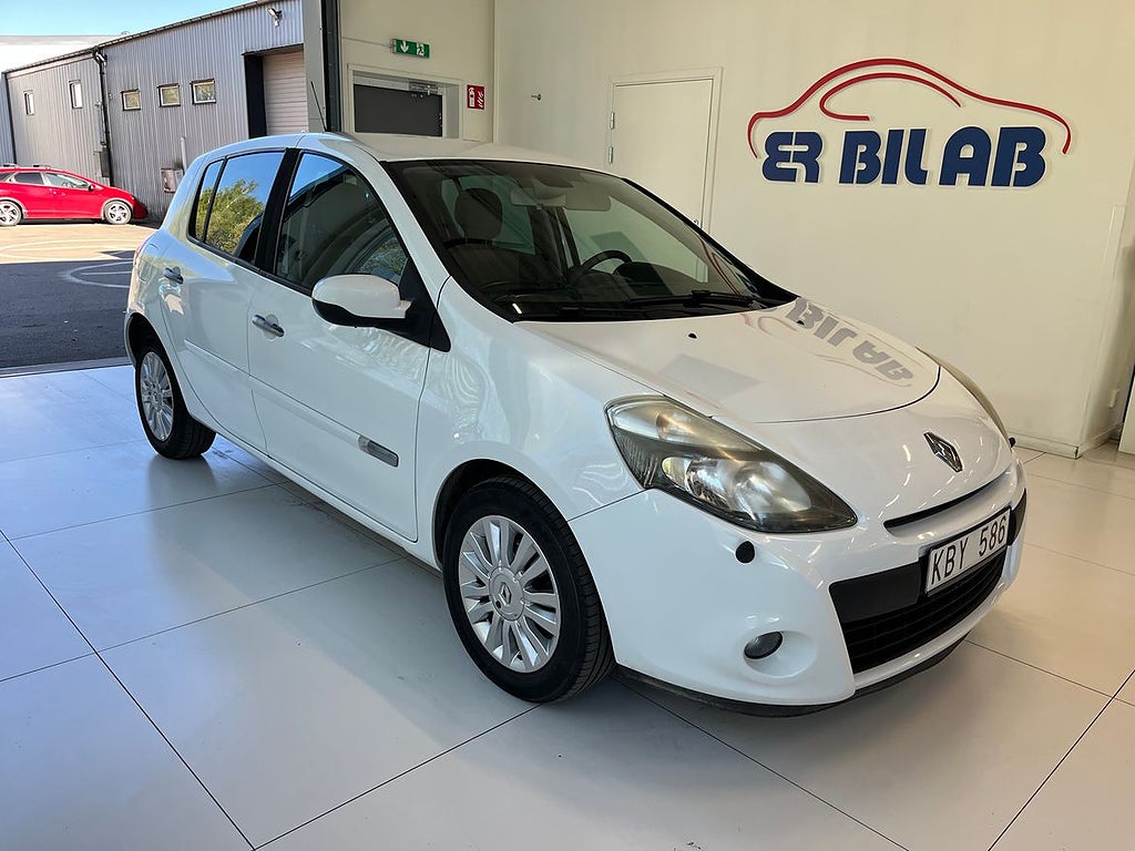 Renault Clio Halvkombi