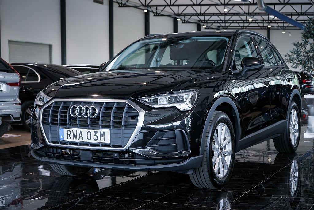 Audi Q3 45 TFSI e S Tronic Proline Plug-In Hybrid Cockpit 