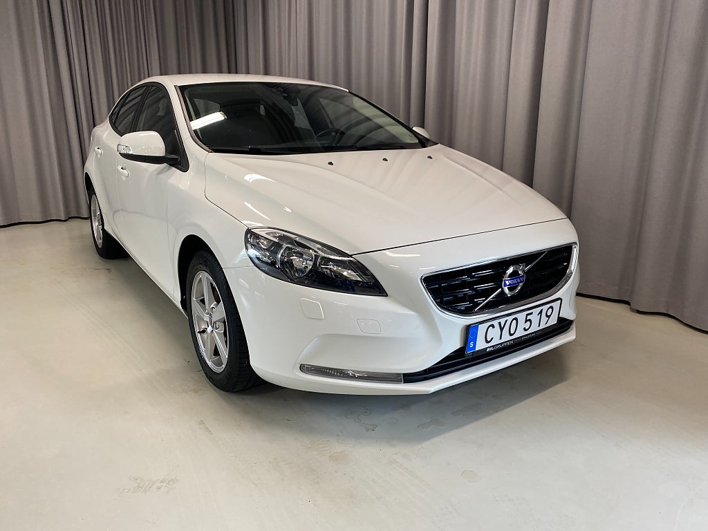 Volvo V40 T2 Kinetic 122hk Automat. Parkeringsvärmare.