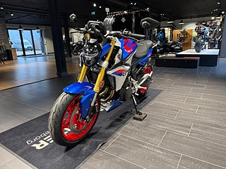 BMW F900R/Ord pris: 138.395kr/Nu: 127.900kr/100mil/Sport