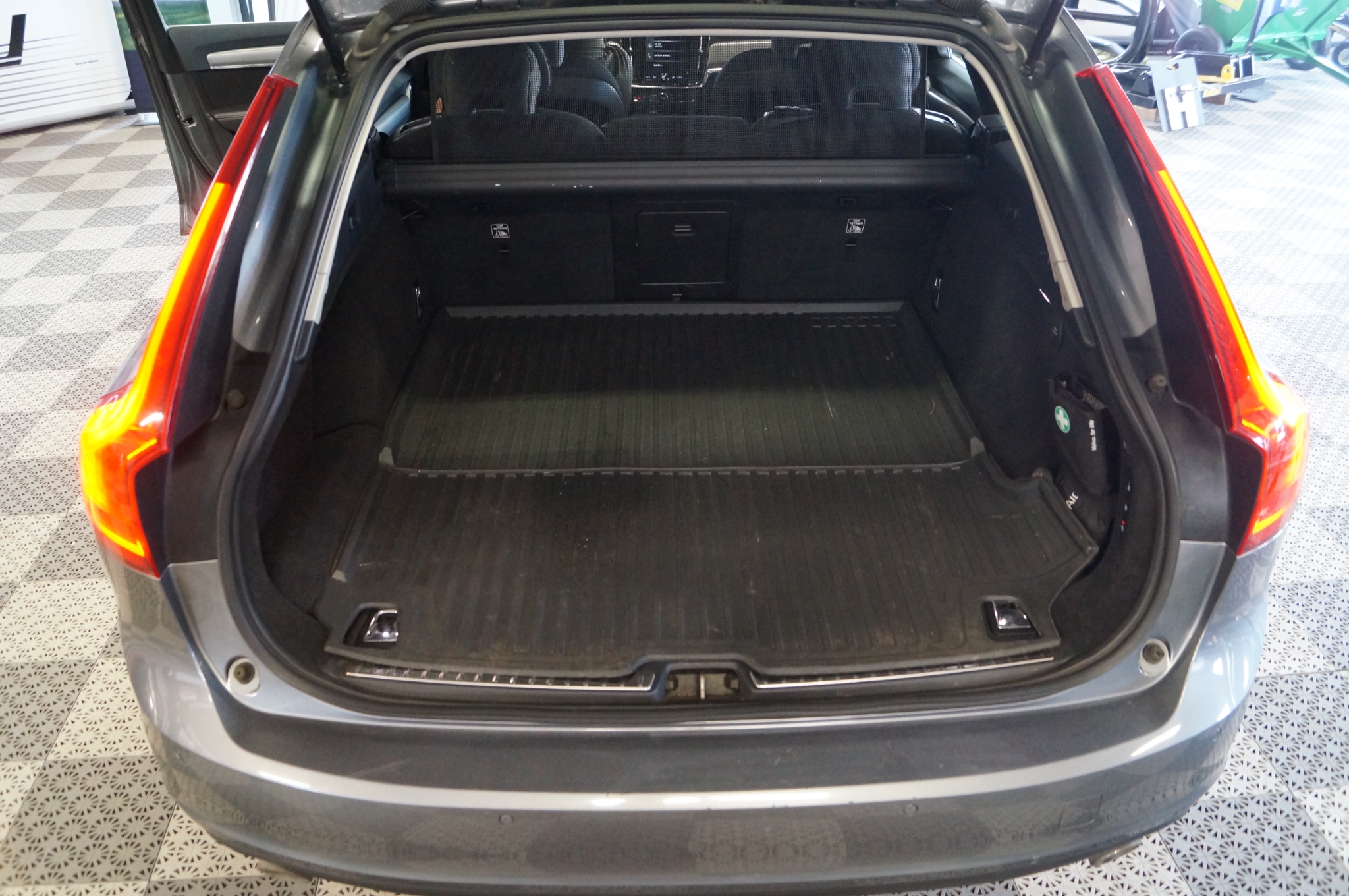 Volvo V90 2019, photo 5/40