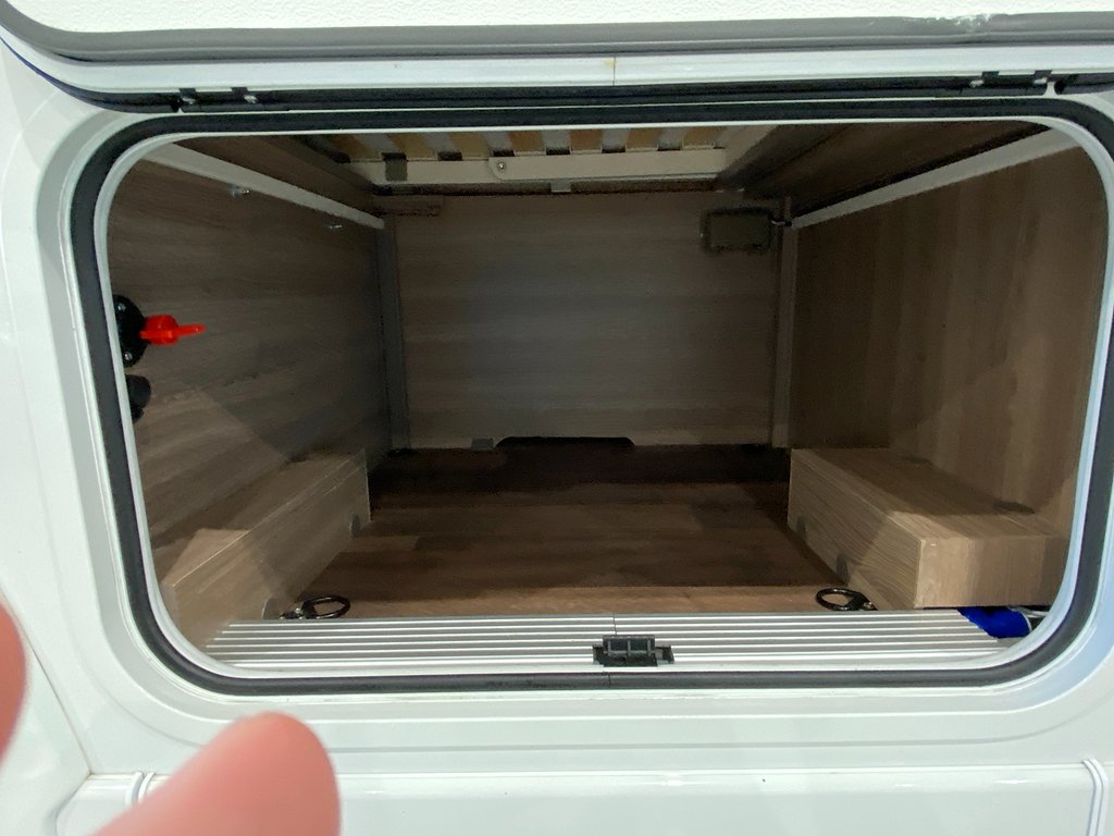 Kabe TMX 880 LT /Automat/AC/Solcell/ALDE/Taksäng/Ugn/5 bältad - Kabe