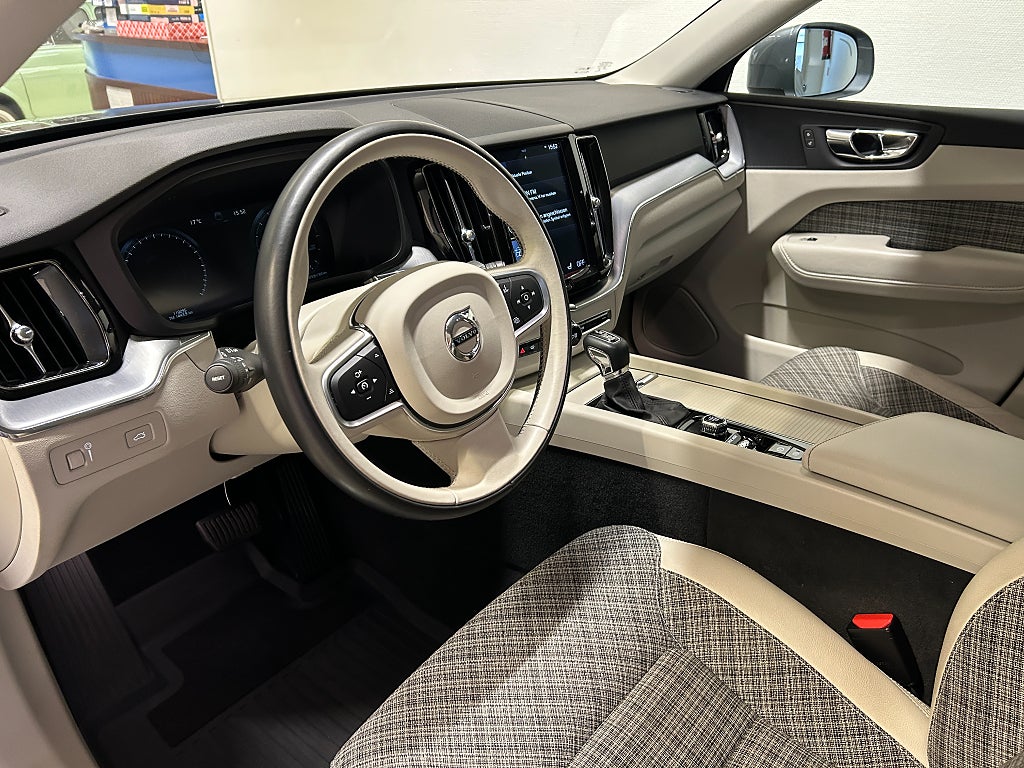 Volvo XC60 2018 - miniatyr 7