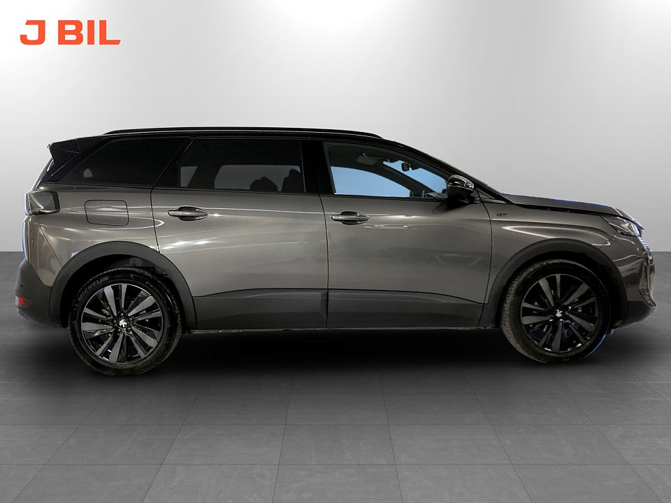 Bild på Peugeot 5008 GT Black Pack 1.2 PT 130hk Aut 7-SITS B-KAMERA