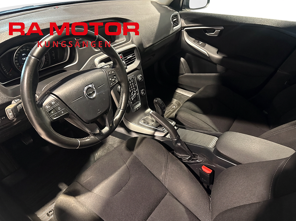 Volvo V40 T2 122hk | Business | P-Värm | P-Sensor | 2017