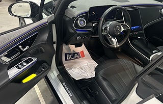 Sedan Mercedes-Benz EQE 4 av 12