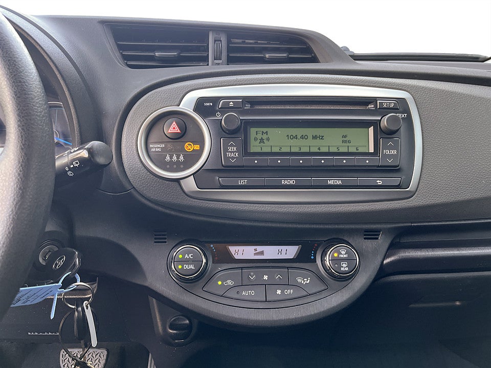 Bild på Toyota Yaris Hybrid Life e-CVT 101hk Aut KAMPANJRÄNTA 3,99%