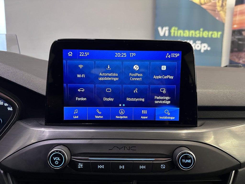 Ford Focus Kombi 1.0 EcoBoost Titanium Plus | HUD | VÄRMARE | DRAG
