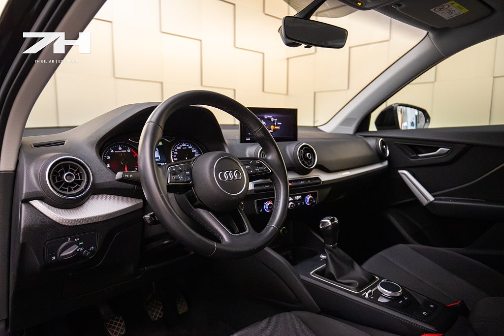 Audi Q2 30 TFSI Proline / Nyservad / Adaptiv Farthållare / Moms