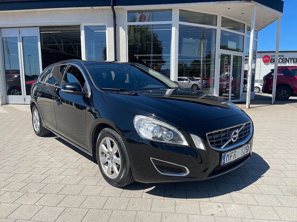 Volvo V60 DRIVe Momentum Dragkrok