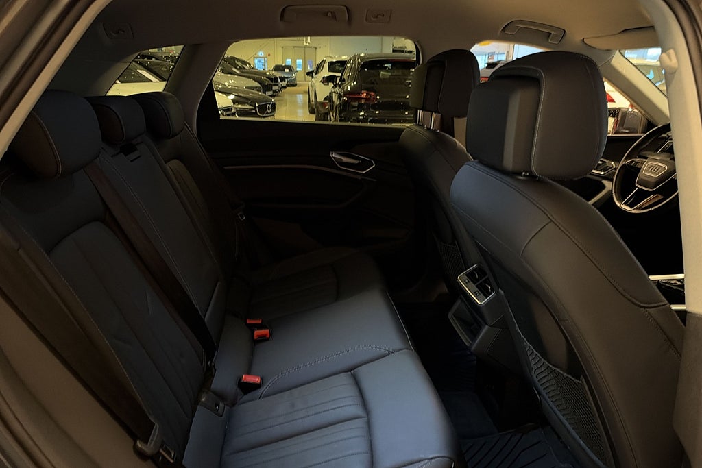 Audi Q8 e-tron 50 quattro Drag Kamera Moms  Navi P-värm Proline miniatyr 23