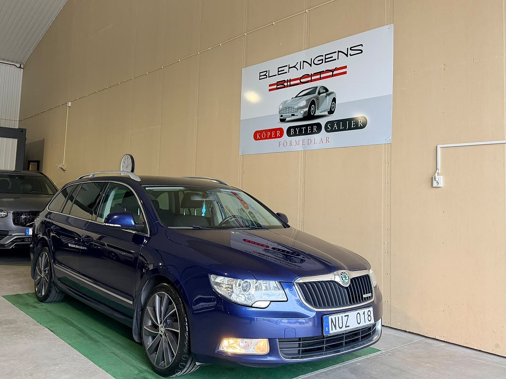 Skoda Superb Kombi 1.6 TDI Ambition Kamrembytt Dragkrok