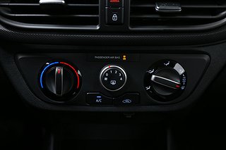 Halvkombi Hyundai i10 17 av 20