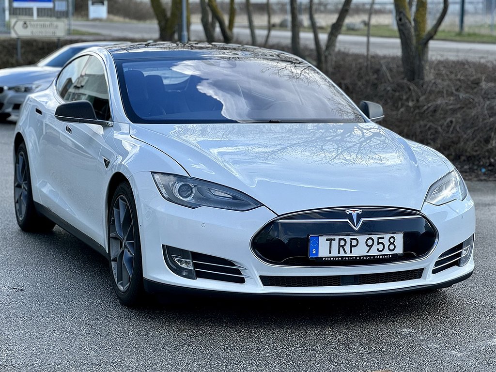 Tesla Model S 85D, Fri Supercharger AutoPilot Panorama