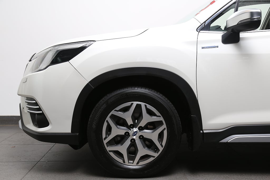 Subaru Forester 2,0i e-Boxer XFuel Active AWD Aut Extraljus Motor-v 2024