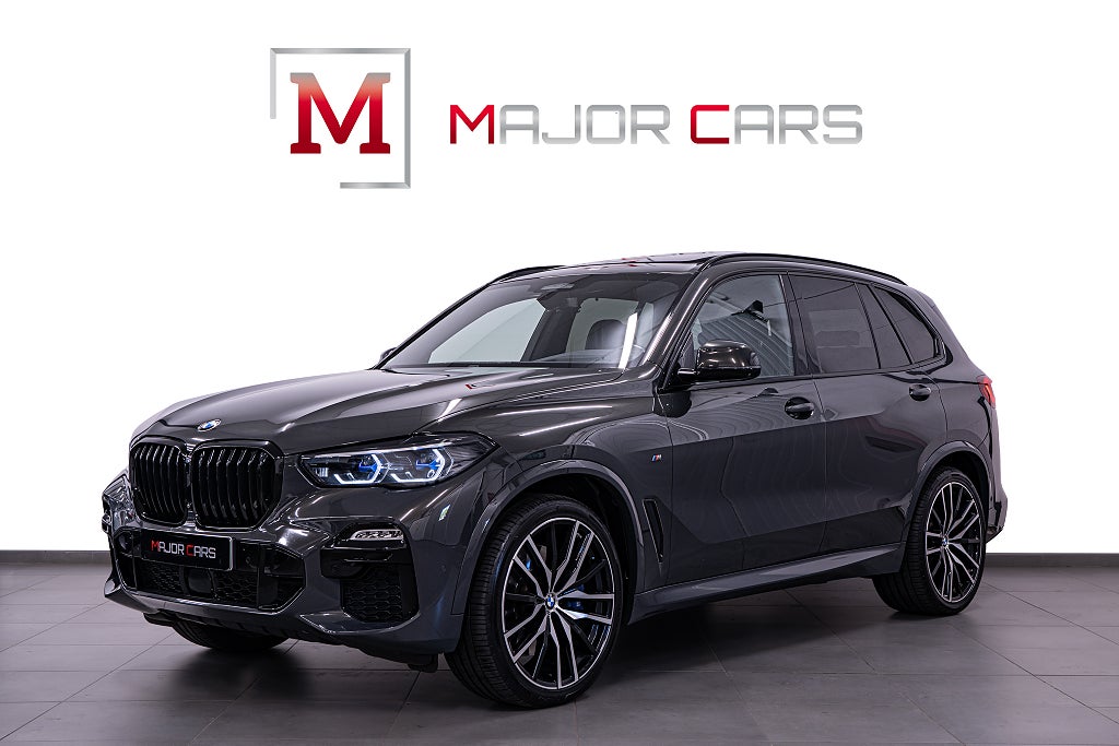 BMW X5 M50i Ultimate Pano Sky B&W Kolfiber 22" Massage MOMS