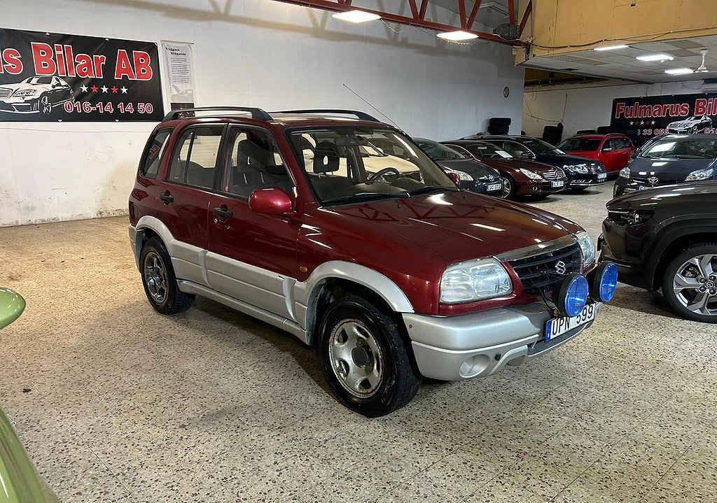 Suzuki Grand Vitara  2.5 4WD Ny Servad. 