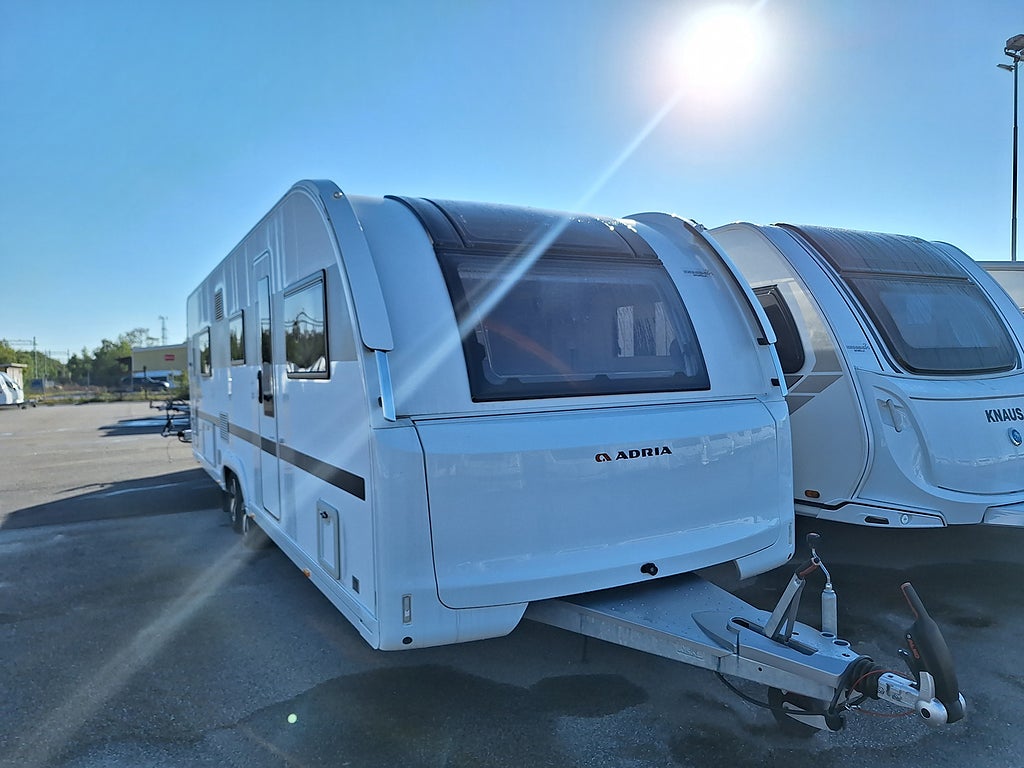 Adria Alpina 753 UP Dubbelbädd, Dusch, Nytt Tält
