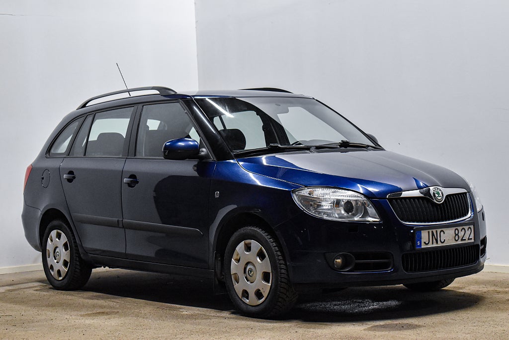 Skoda Fabia Kombi 1.4 Kamrem bytt 2024 Farthållare 3 brukare