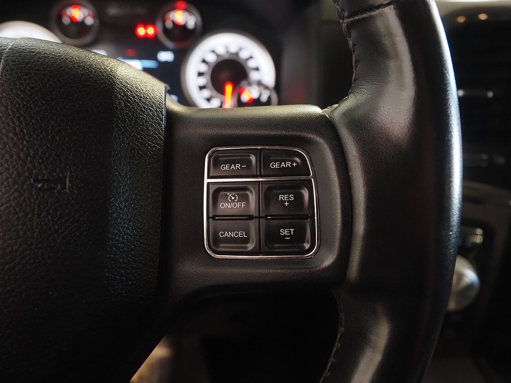 RAM 1500 HEMI Quad Cab 5.7 V8 HEMI 4x4 395hk |Drag|Kamera| 2014