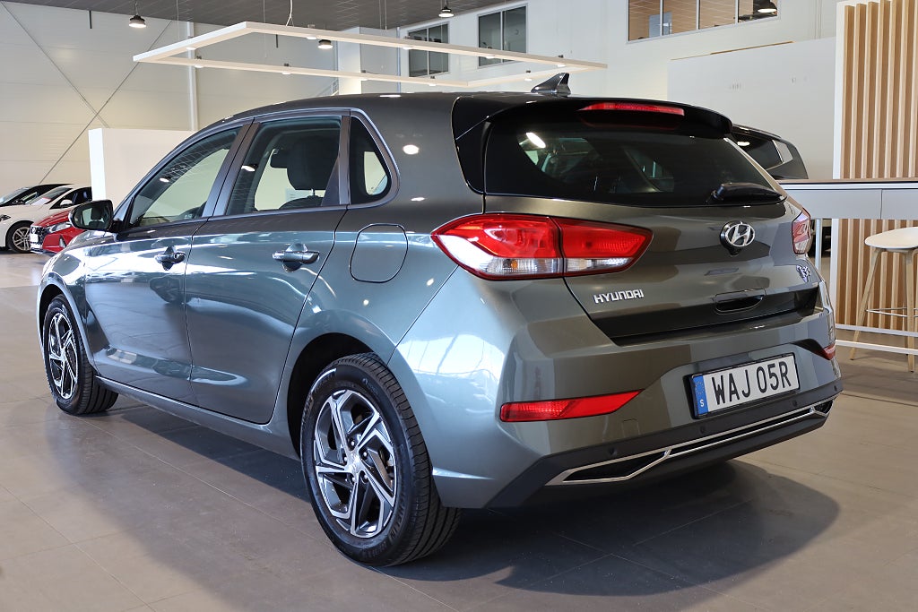 Hyundai i30 1.0 T-GDI AUT Essential Kamera Rattvärme Leasbar 2022