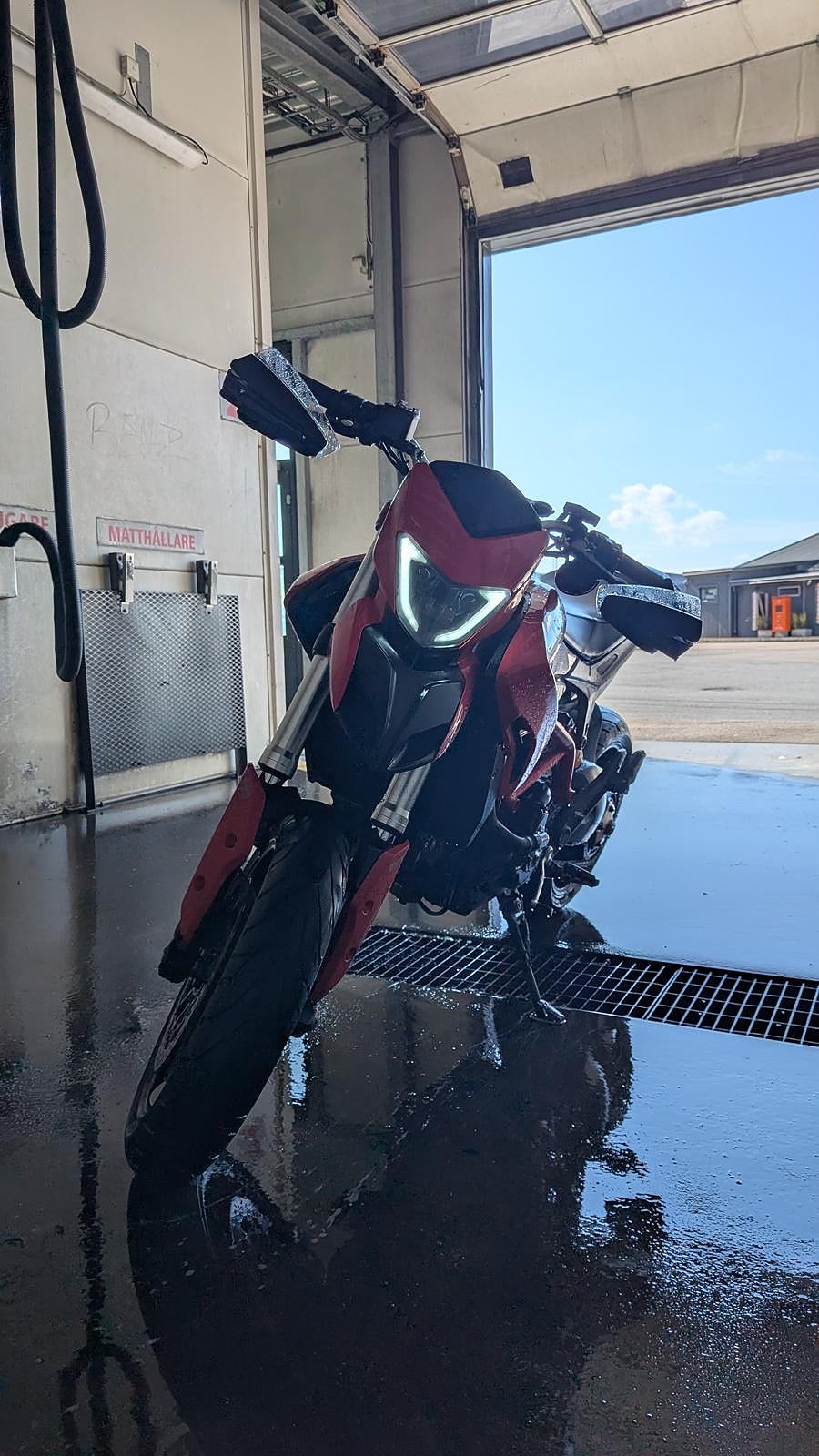 Ducati Hypermotard 821