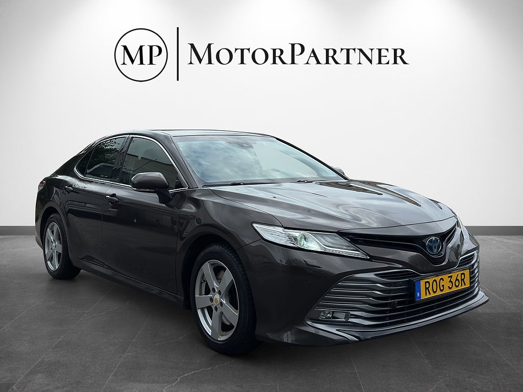 Toyota Camry Hybrid CVT Executive Kamera Skinn Moms JBL 