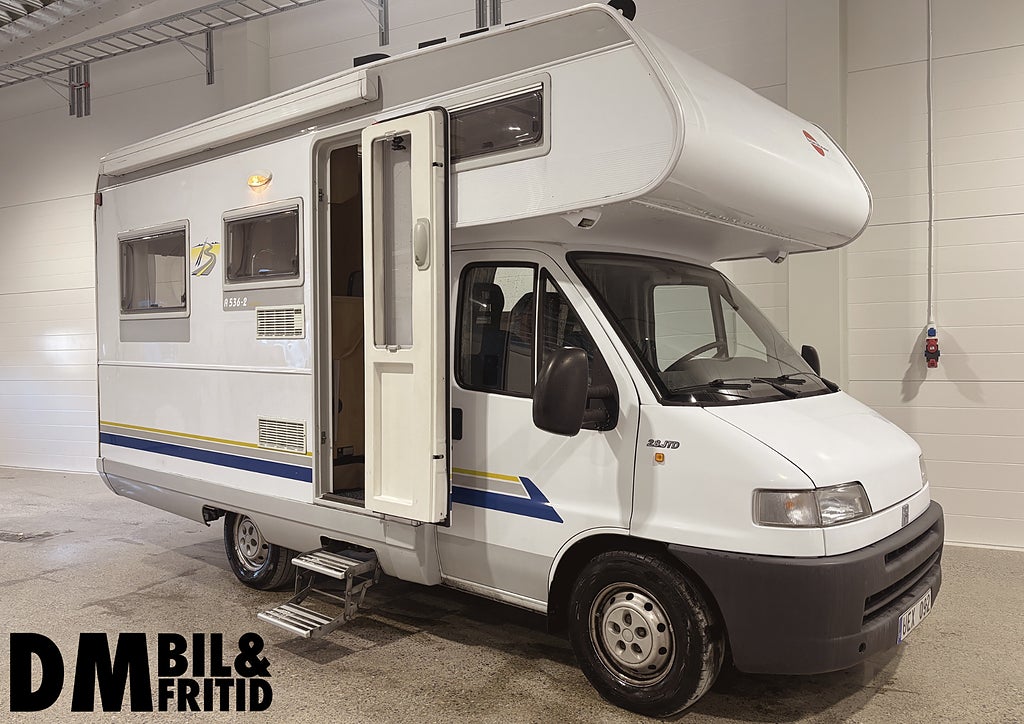 Bürstner A 536 6 åkande / 6 sov / Solcell / välskött / under 6 m