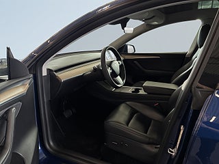 Tesla Model Y Long Range AWD S&V-hjul/Pano/Kamera/MOMS/Skinn/Drag – bild 7