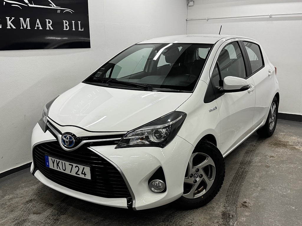 Toyota Yaris Hybrid e-CVT Active|Ny-serv|Ny-bes|M/K-värm|B-kamera