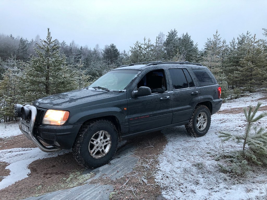 Jeep Grand Cherokee V8 4WD Drag