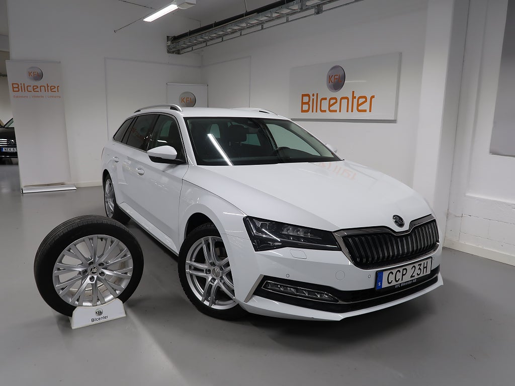 Skoda Superb iV 1.4 TSI Style V-Däck ingår Cockpit-Drag-Kamera-Värma